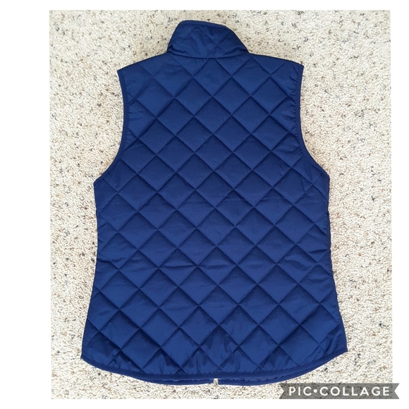 Old Navy Quilted Puffer Vest in Navy BNWOT - Picture 2 of 5